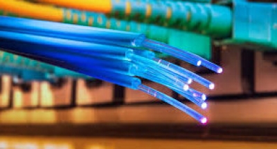 با کابل فیبر نوری دسترسی به اینترنت 100گیگابیت بر ثانیه میسر شد!!!