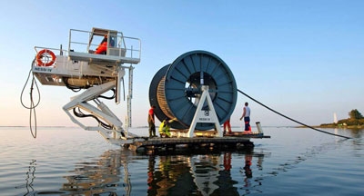 چگونگی موفقیت گوگل برای راه‌اندازی کابل‌های فیبر نوری زیردریایی